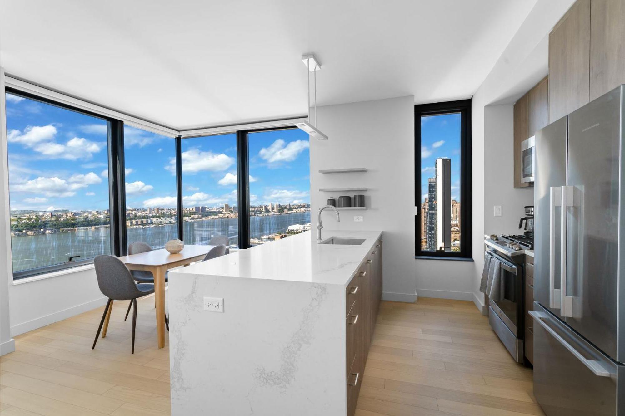Modern Stylish 2Br 2Ba Apartment In Hudson Yard นิวยอร์ก ภายนอก รูปภาพ