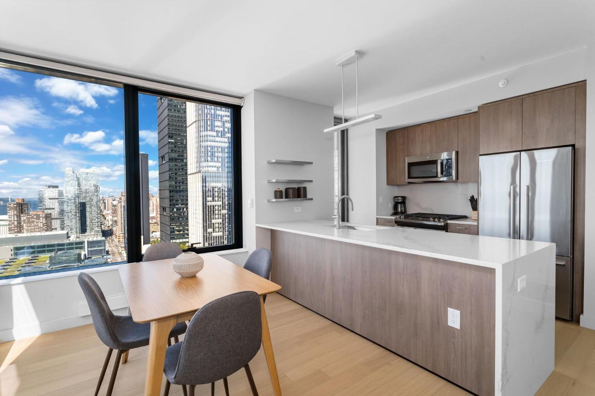 Modern Stylish 2Br 2Ba Apartment In Hudson Yard นิวยอร์ก ภายนอก รูปภาพ