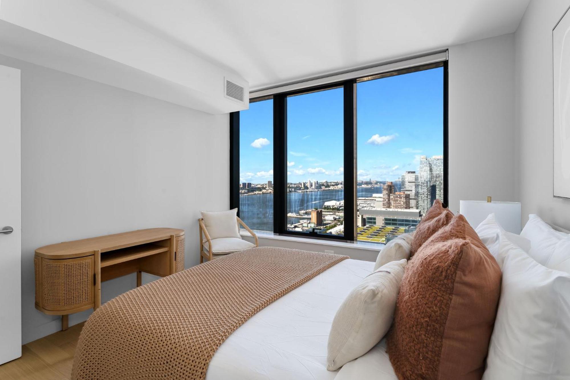 Modern Stylish 2Br 2Ba Apartment In Hudson Yard นิวยอร์ก ภายนอก รูปภาพ