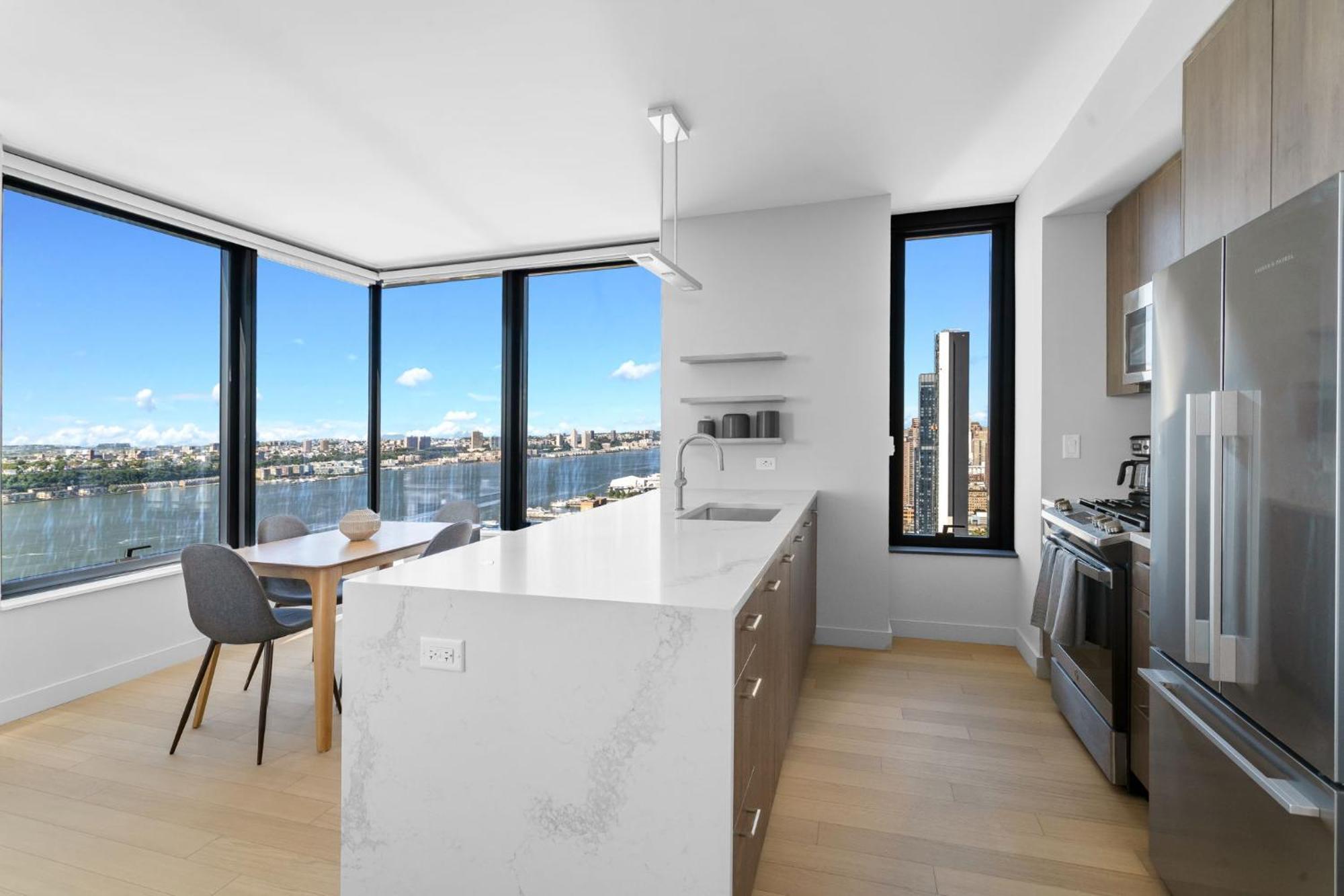 Modern Stylish 2Br 2Ba Apartment In Hudson Yard นิวยอร์ก ภายนอก รูปภาพ